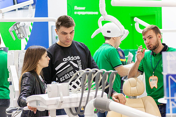 Стенд компании GREEN DENT на выставке Дентал-Экспо 2019_61.jpg
