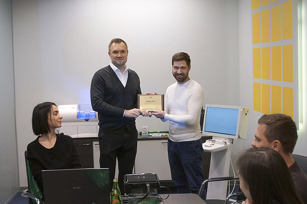 GREEN DENT Обучение работе на CADCAM-системе MyCrown.JPG