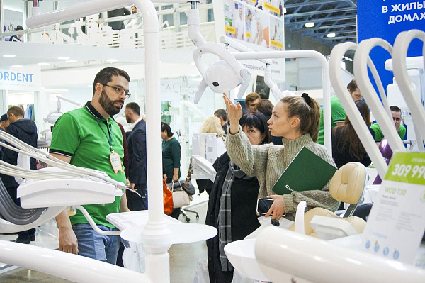 Стенд компании GREEN DENT на выставке Дентал-Экспо 2019_00.jpg