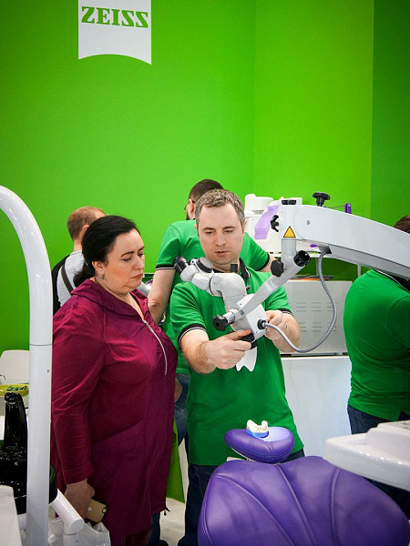 Стенд компании GREEN DENT на выставке Дентал Салон 2019_009.jpg